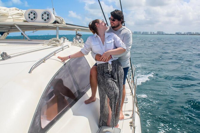 2 in 1 Catamaran to Isla Mujeres Tour from Cancun with Open Bar - Price and logistics: the extra costs you should plan for