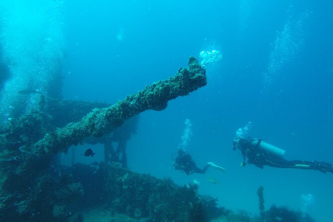 2 Tank Reef Dive in Mexico - Check-in at Wet Set: the stuff that makes the day run clean