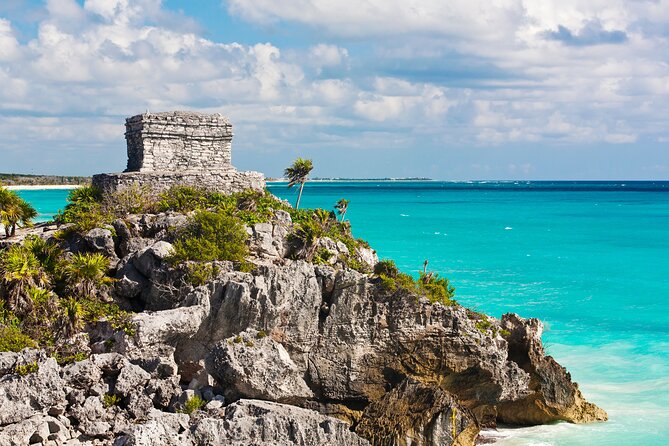 Akumal paradise tour Swimming with Turtles & ancient Tulum Ruins. Lunch included - From hotel pickup to a Maya morning: how this day really flows