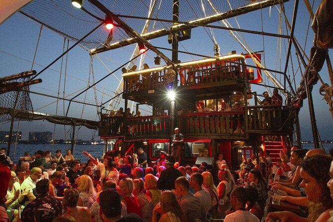 Amazing pirate dinner in Cancun, you must be here! - Sunset energy and the epic battle moment