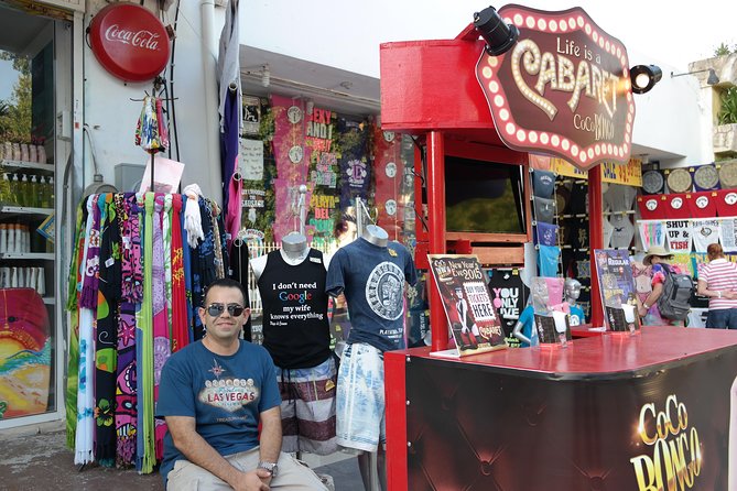 Amazing Tour 4x1 to Coba, Tulum, Cenote & Playa del Carmen. Lunch included - Stop 4: Quinta Avenida in Playa del Carmen (your shopping window)