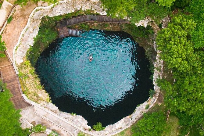 Amazing tour of Chichen Itza and Swimming in cenote - The real rhythm of the day: long hours, fixed stop times, and crowd energy