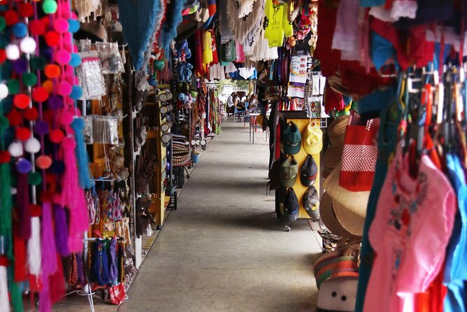 Beachside Tacos & Town Tour with Tequila Tasting From Cancun - Market and shopping time at Mercado de Artesanías Puerto Morelos