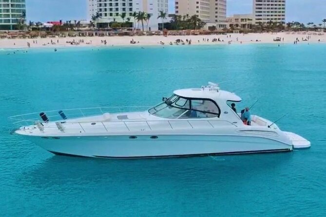 Beautiful SUNDANCER 60ft Private yacht / 18PAX 25P15 - Price and Value: Is This a Smart Yacht Day in Cancun?
