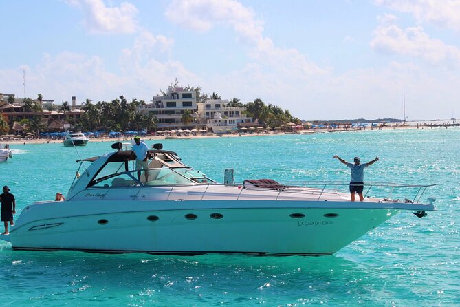 Beautiful Yacht SeaRay 48ft / 15PAX 25P16 - A 48ft SeaRay private cruise that actually feels premium