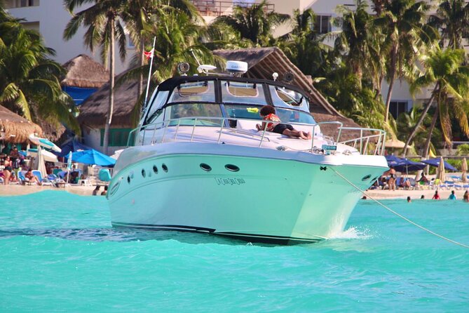 Beautiful Yacht SeaRay 48ft / 15PAX 25P16 - Comfort on board: AC, drinks, and music that doesn’t kill the vibe
