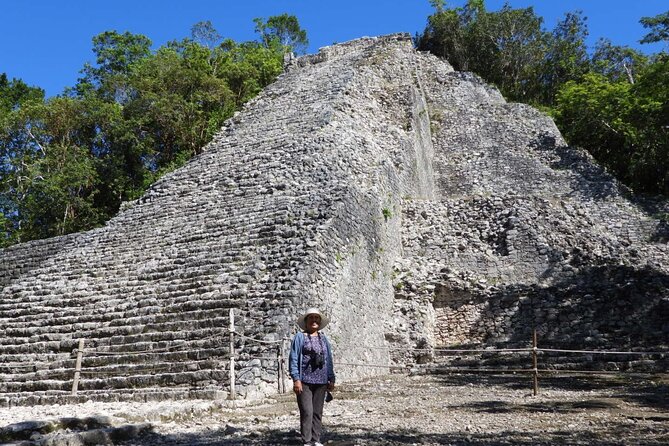 Birds of the Mayan World 3 - Food and comfort: coffee, lunch, and staying fueled