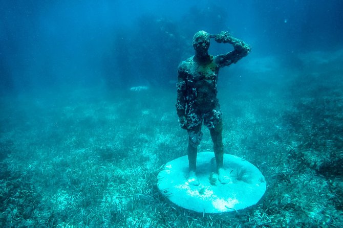Breathtaking experience driving a speedboat in Cancun with Snorkeling included - Safety and comfort: choppy water and the boarding step