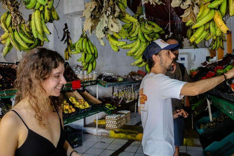 Cancun: 3-Hour Food Tour, Visit to the Market & Street Art - Guides, group size, and why tips being included is a win