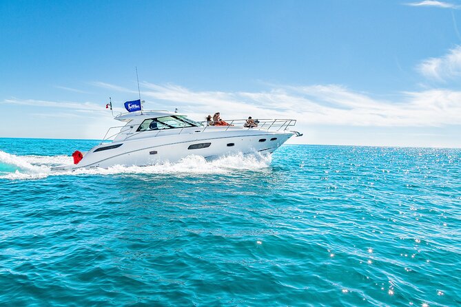 Cancun 4 hour Private Yacht Experience with Lunch and Open Bar Onboard - Private yacht time on a tight schedule that still feels special
