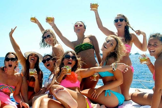 Cancun Adults Only Party Cruise to Isla Mujeres with Open Bar - Lunch at the private beach club: decent food, better setting