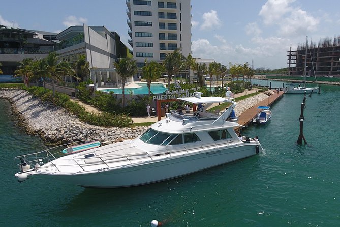 Cancun Boat Tour to Isla Mujeres on Luxury Yacht with Chef -SR55C - Meeting at Marina Hacienda del Mar (Puerto Juarez) without the stress