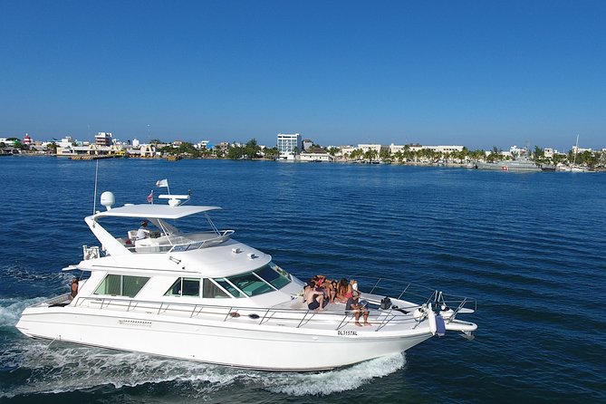 Cancun Boat Tour to Isla Mujeres on Luxury Yacht with Chef -SR55C - Price check: when $2,600 per group makes sense