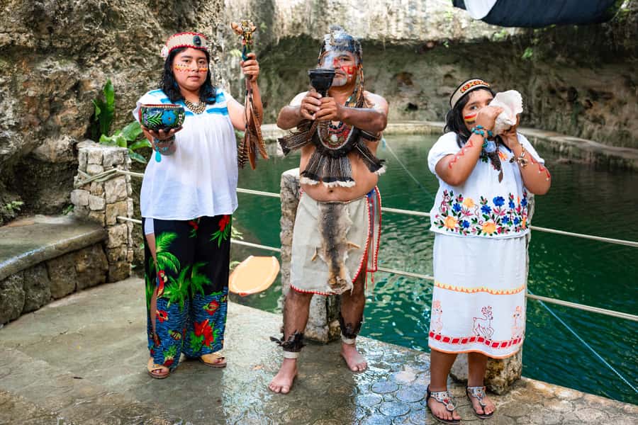 Cancun: Cenotes El Retoño entrance with transportation, lunch, and guided tour. - The flow of the day, hour by hour