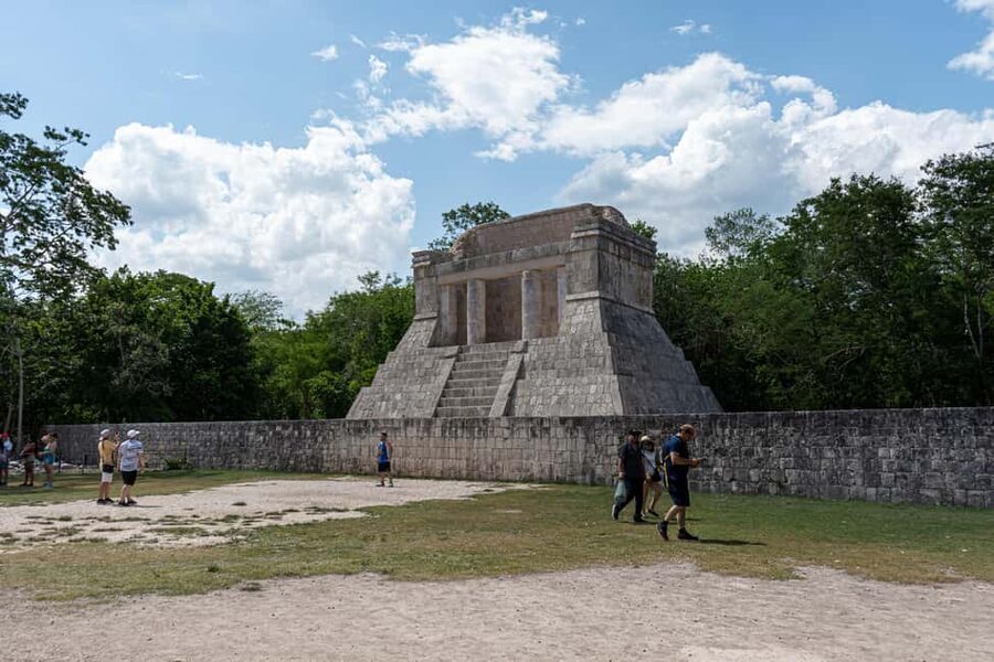 Cancun: Chichen Itza Early Tour with Transportation & Lunch - Entrance, tax, and the camera/gear rules you should know