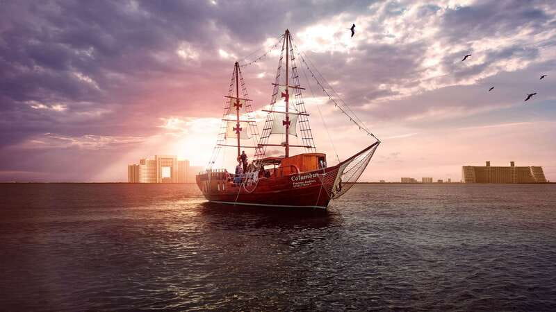 Cancun: Columbus The Romantic Dinner Cruise - The dinner: surf ’n’ turf, lobster, ribeye, or vegetarian