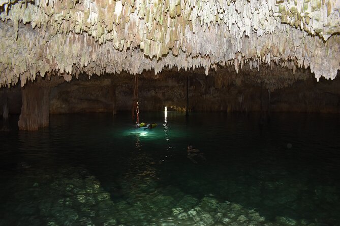 Cancun: Discover the Hidden Treasures: Exploring 3 Jungle Cenotes - Group Size, Guides Like Miguel and Luis, and the Photo Upsell Reality