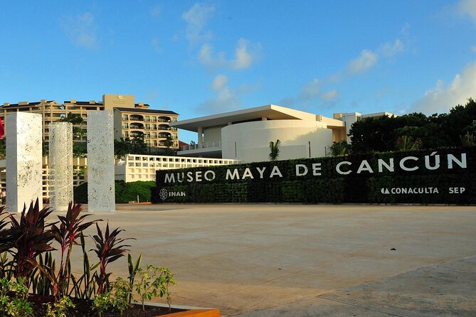 Cancun Guided Sightseeing, Shopping and Tasting Tour - Playa Delfines (Dolphins Beach): 15 minutes for big postcard views