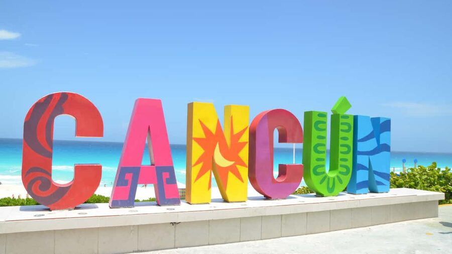 Cancún: Hop-on Hop-off Bus Tour with Submarine Trip - Downtown Circuit: Planetarium, Parks, and Malecón Tajamar Views