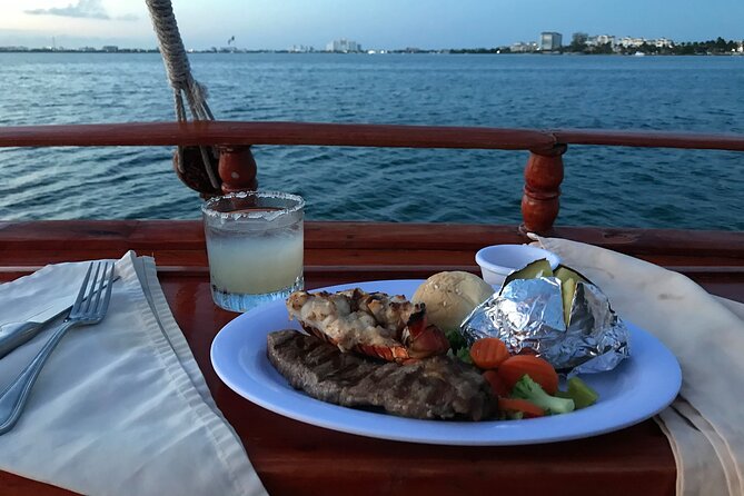 Cancun Lagoon Sunset Sailing Trip aboard classic Galeón with Dinner and Free bar - Price and value: what’s included, what costs extra, and what to expect