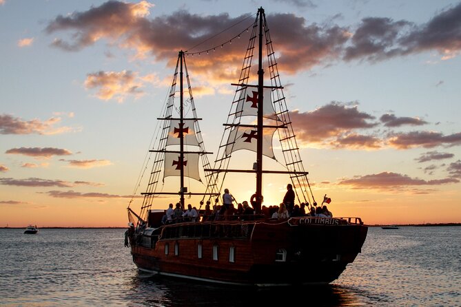 Cancun Lagoon Sunset Sailing Trip aboard classic Galeón with Dinner and Free bar - Who this cruise suits best (and who should think twice)