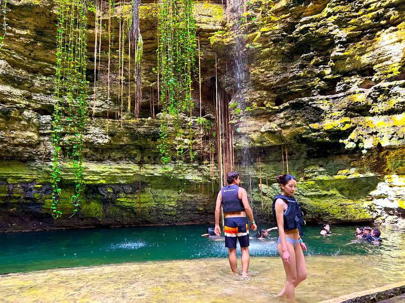Cancun: Private Chichen Itza Tour, Cenote Swim, & Lunch - Cenote Chichikan: lunch, swim time, and the life vest reality