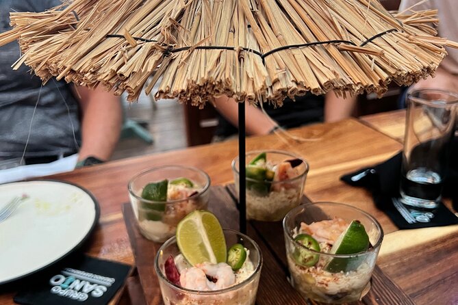 Cancun Private Tour @night-Food, Culture&History(VW Beetle/Audi) - A night ride that mixes real Cancun with dinner plans