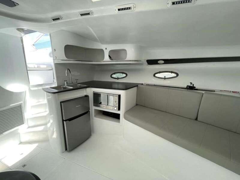 Cancún: Private Yacht Tour - Playa Norte Anchor Time: White Sand, Swim Breaks, Palm Trees