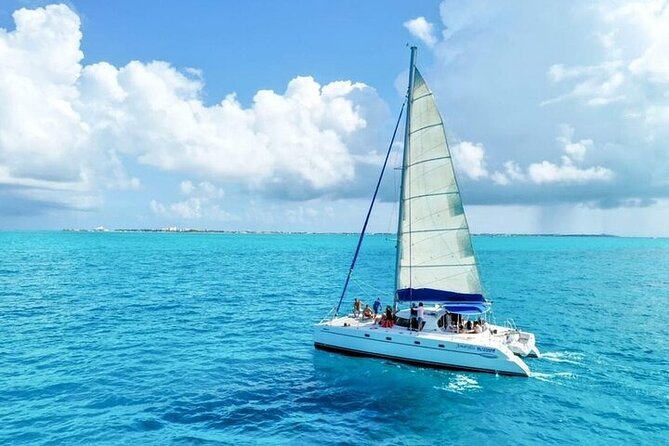 Cancun's Best: Catamaran to Isla Mujeres, Snorkeling & Drinks! - The beach club buffet and vegan options: included food, mixed experiences