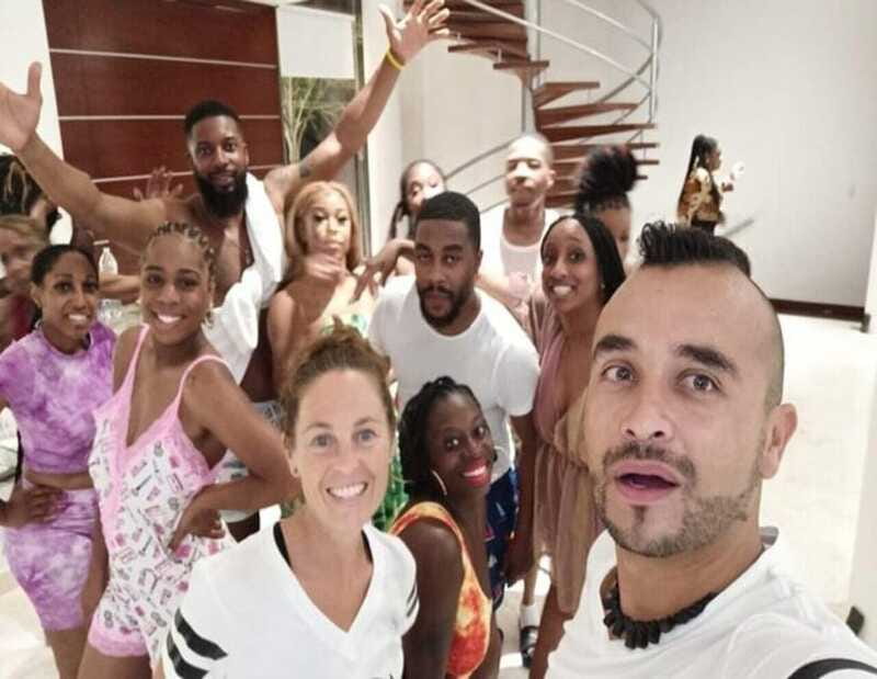 Cancun: Salsa/Bachata Group Class - Outdoors in Cancun: Comfort Tips and Timing Reality