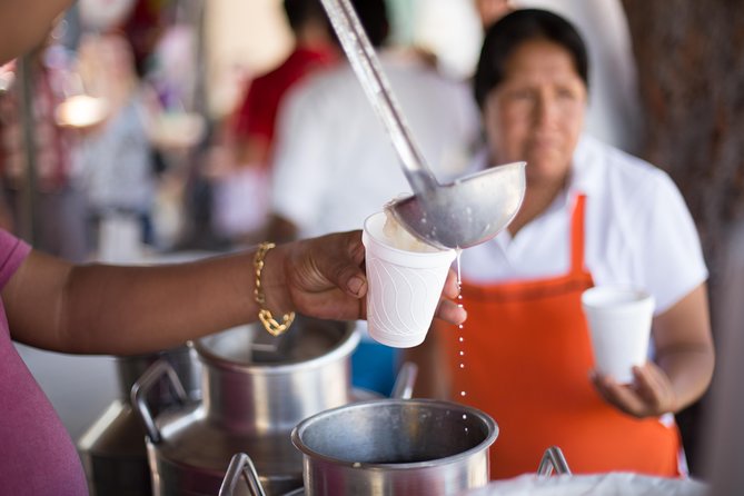 Cancun Street Food Tour with Food Stalls, Local Market and Murals - Stop 2 at Taqueria Coapenitos: Mexico City-Style Tamales