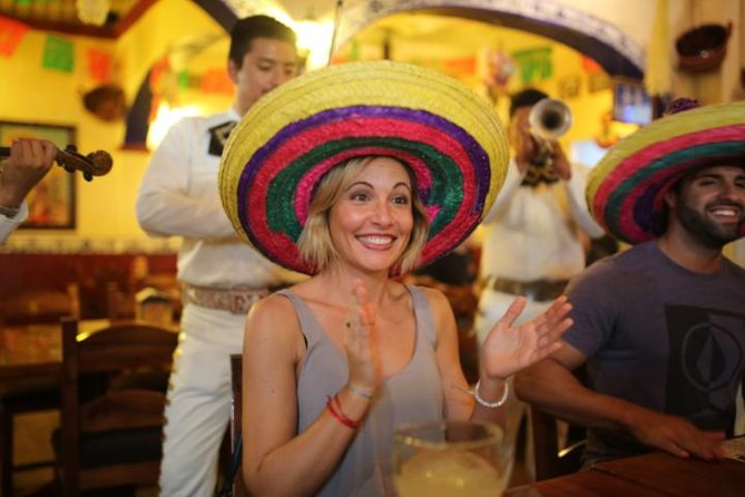 Cancun Taco Tour, Local Beer and Night Market with Transportation - Stop 1 at Lonchería El Pocito: Yucatecan Pibil Pulled Pork