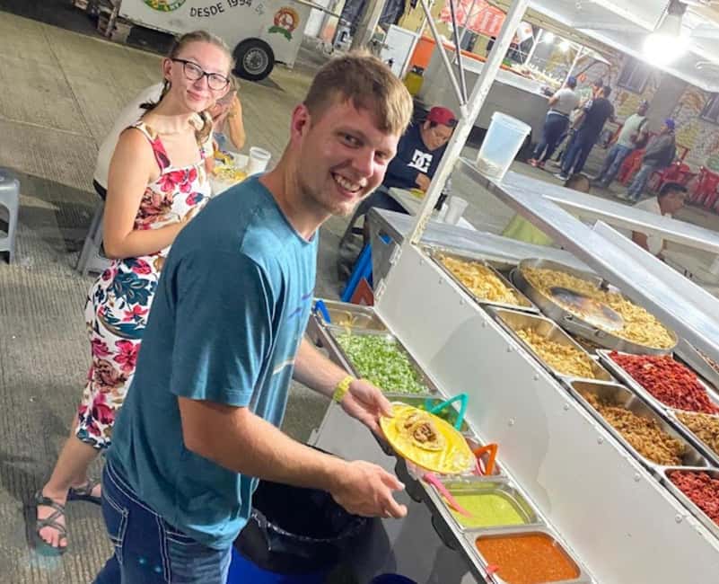 Cancun Taco Tour: Street Food & Tequila Tasting in Downtown - Craft market stop: why it’s more than a snack break