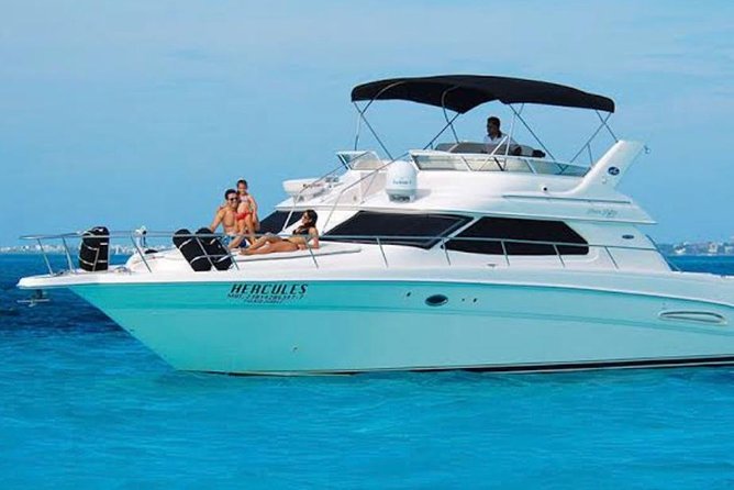Cancún Yacht Rental SeaRay 46ft 25P13 - Getting there at Krudo Raw Bar: the easiest way to start on time