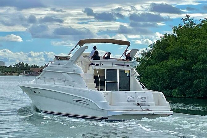 Cancun Yacht Tour - SEARAY YACHT 46 FT GREAT FOR SUNSET 15 PEOPLE MAX 25P9 - What’s onboard: ice, sodas, waters, and the Bluetooth speaker