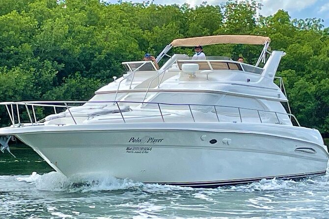 Cancun Yacht Tour - SEARAY YACHT 46 FT GREAT FOR SUNSET 15 PEOPLE MAX 25P9 - The route to Isla Mujeres: Nichupté channels, Los Blanquizales, Playa Norte