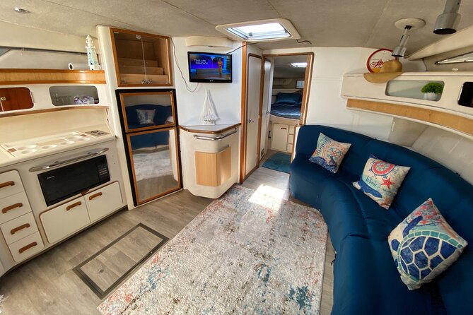 Cancun yachts rental BEATIFUL YACHT 46FT, 15 PAX MAX 25P6 - Isla Mujeres and the sunset plan: why the longer charter is worth it