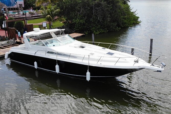 Cancun yachts rental BEATIFUL YACHT 46FT, 15 PAX MAX 25P6 - Meeting at A’ HA’ Scuba Diving: easy start, easy end