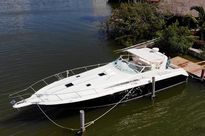 Cancun yachts rental BEATIFUL YACHT 46FT, 15 PAX MAX 25P6 - Value check: is $360 per group a good deal?