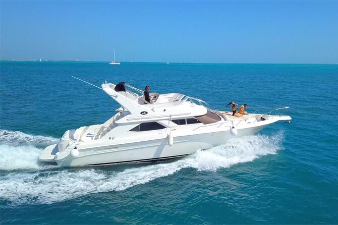 Cancun yachts rental YACHT 46 FT, 15 PAX MAX 25P12 - Drinks, safety, and small comforts that matter