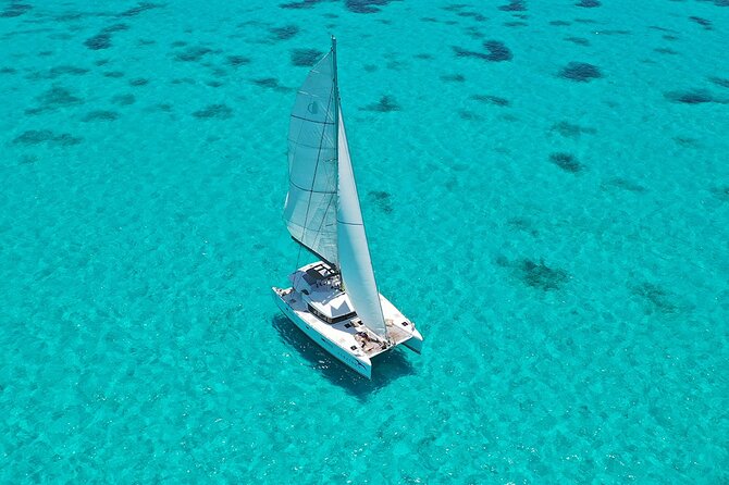 Catamaran Albatros Platinum & Beach club & Open bar & Isla Mujeres - Open bar on board and on land: how the day stays easy