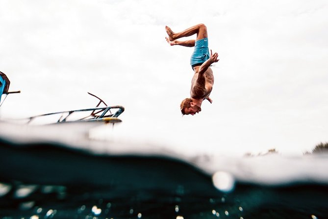 Catamaran Booze Party With Open Bar in Cancun - The first 30 minutes at the dock: what the boarding vibe feels like