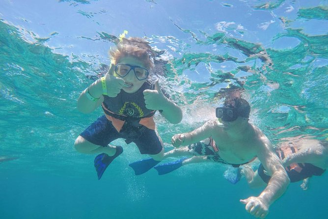 Catamaran Group Sightseeing, Snorkeling Tour Isla Mujeres - Lunch buffet and keeping your energy up