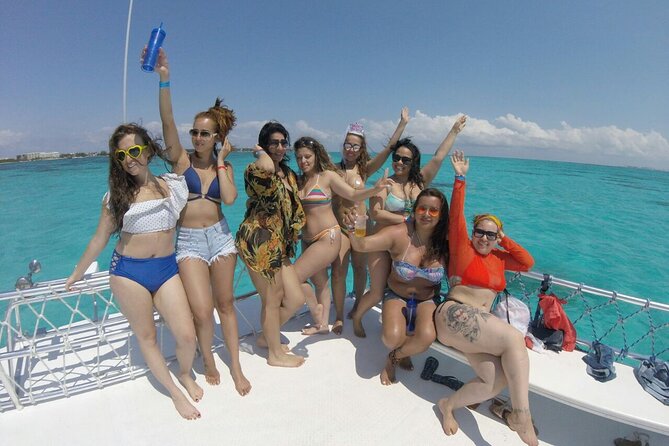 Catamaran Party Boat Cancun - Cancun Party Catamaran to Isla Mujeres: what you’re really buying