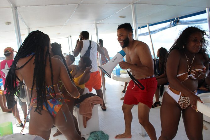 Catamaran Party Boat Cancun - Price and logistics: the surprise costs to budget for