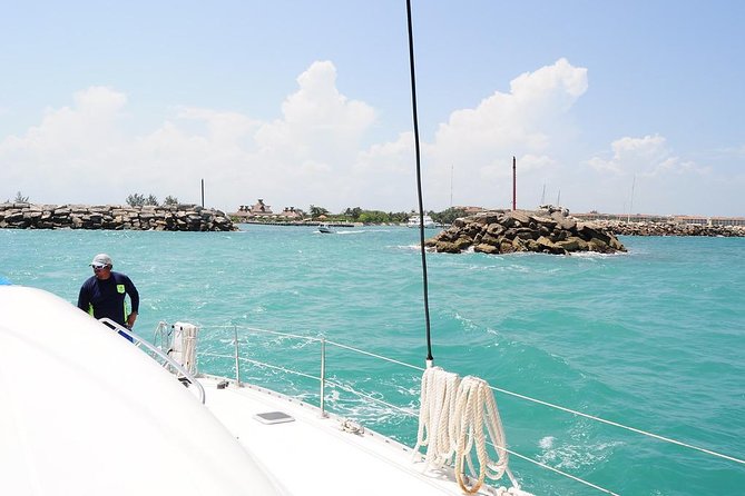 Catamaran Sail and Snorkeling Tour with Open Bar in Puerto Morelos - Lunch at the marina: what’s included and what to verify