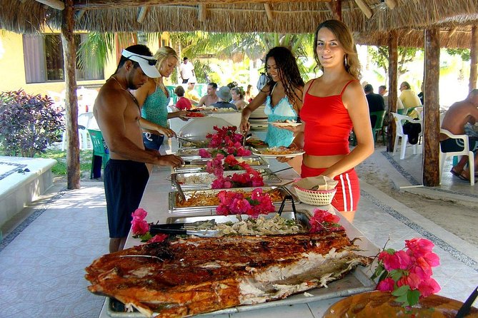 Catamaran Sailing and Snorkeling to Isla Mujeres from Cancun - Boat comfort and the one downside you should plan around