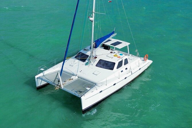 Catamaran to Isla Mujeres – Kids Go Free! (Only Pay Dock Fee) - Lunch at the beach club: buffet reality and the drinks factor