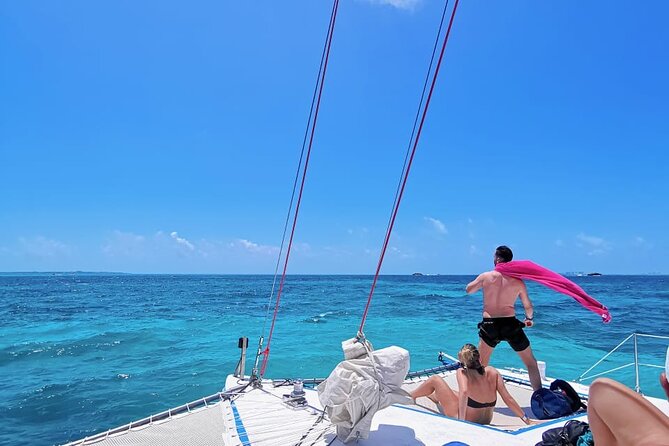 Catamaran to Isla Mujeres, Open bar, buffet, Beach Club Included - Key things to know before you go