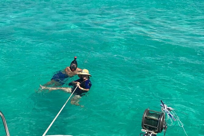 Catamaran to Isla Mujeres, Open bar, buffet, Beach Club Included - Boarding at Playa Las Perlas: avoid the sun math and the rush
